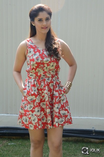 Surabhi-Interview-About-Express-Raja